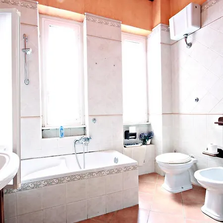 Scalini Di Trastevere 2*